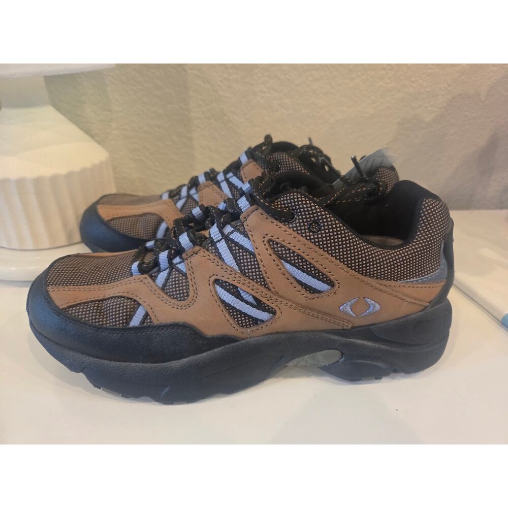 Apex Women's Walking/Hiking Shoes with Scotchguard. NWOT. Size 9.5 Women's
